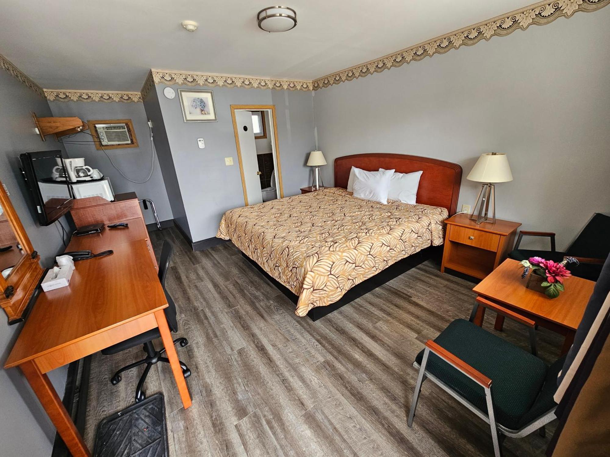 Forest Plaza Motel Mount Forest Exteriör bild