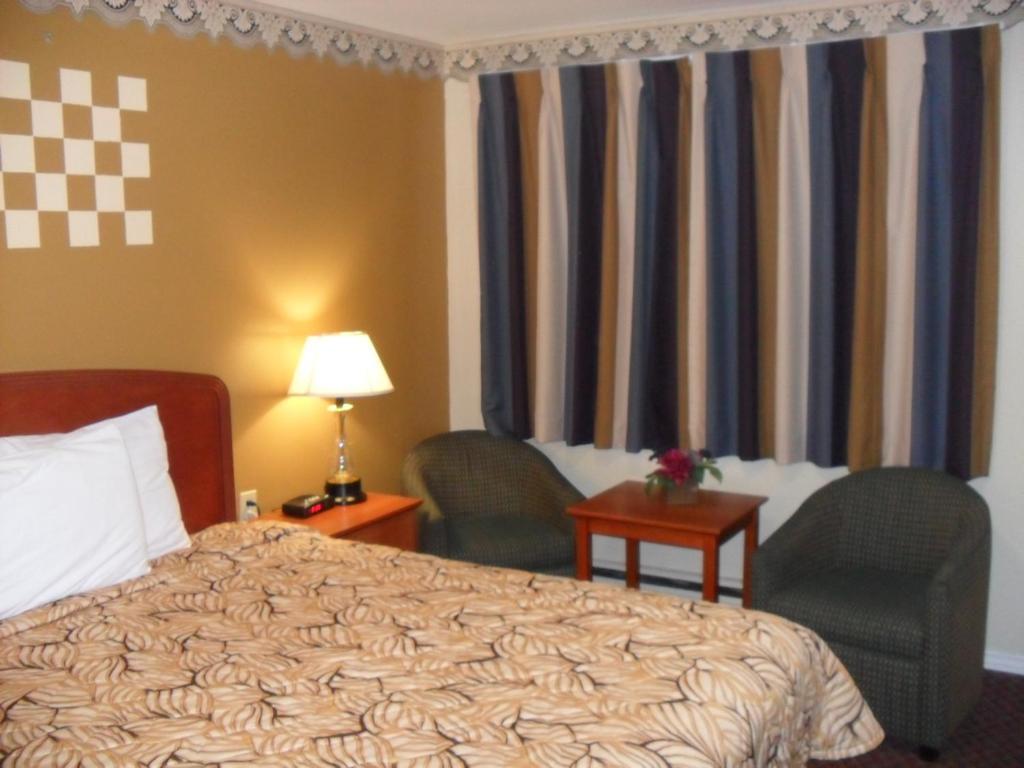 Forest Plaza Motel Mount Forest Exteriör bild