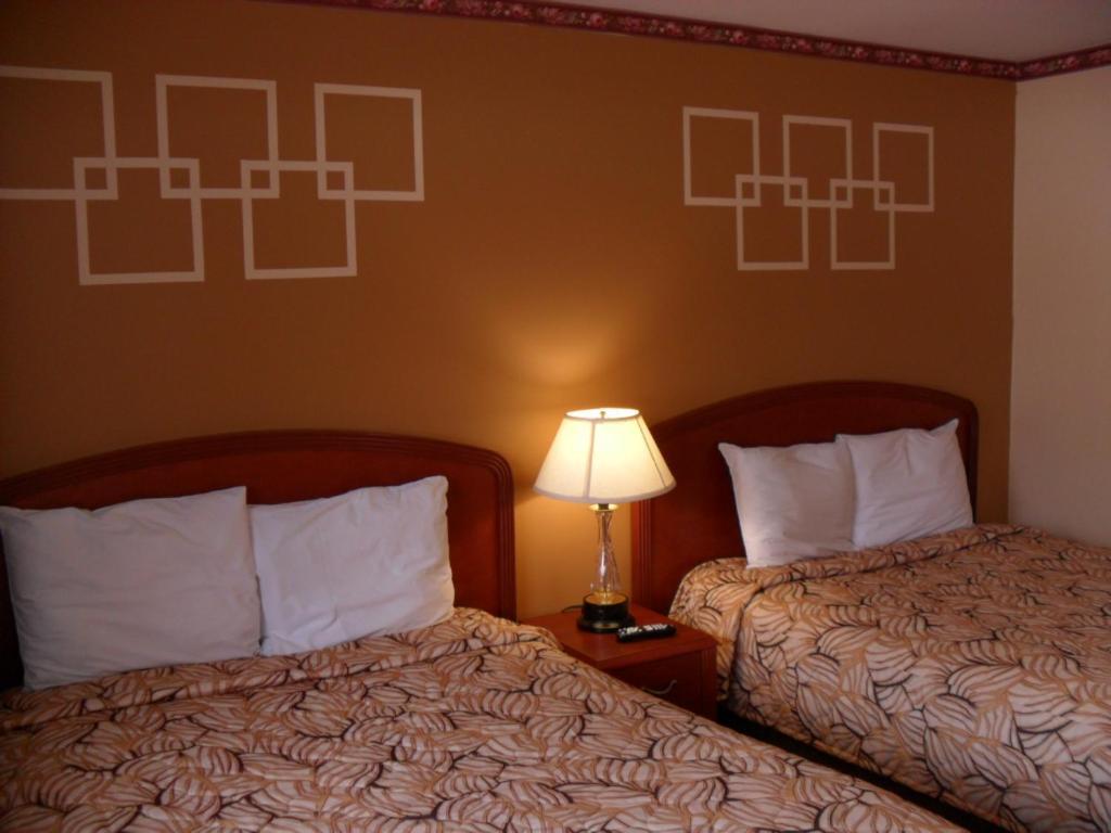 Forest Plaza Motel Mount Forest Exteriör bild