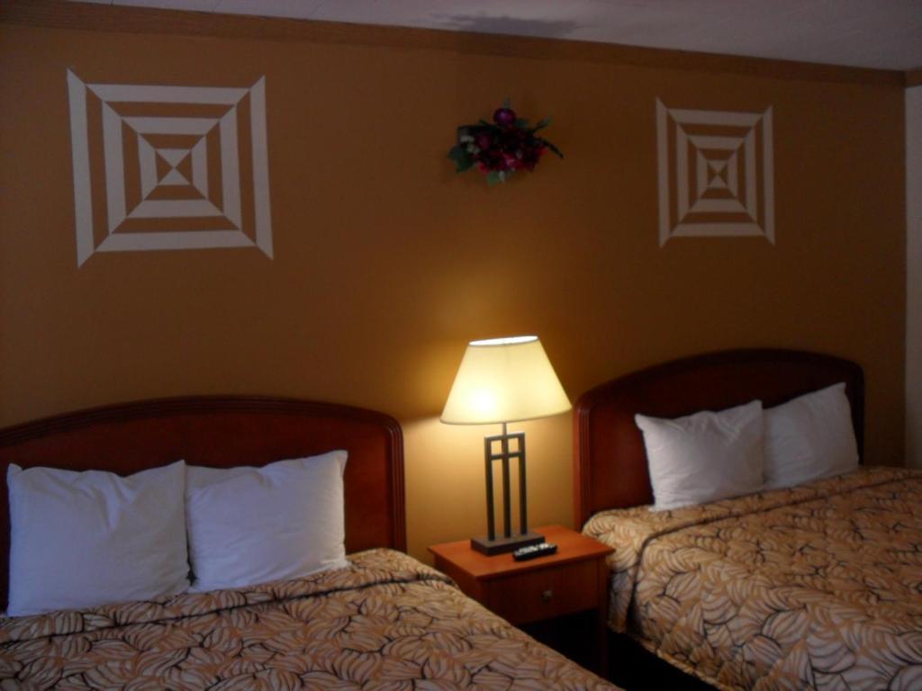Forest Plaza Motel Mount Forest Exteriör bild