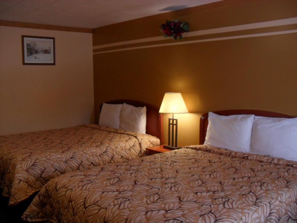 Forest Plaza Motel Mount Forest Exteriör bild